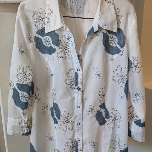 Shirts for women (All sold in 1 lot) - Picture 2 of 12